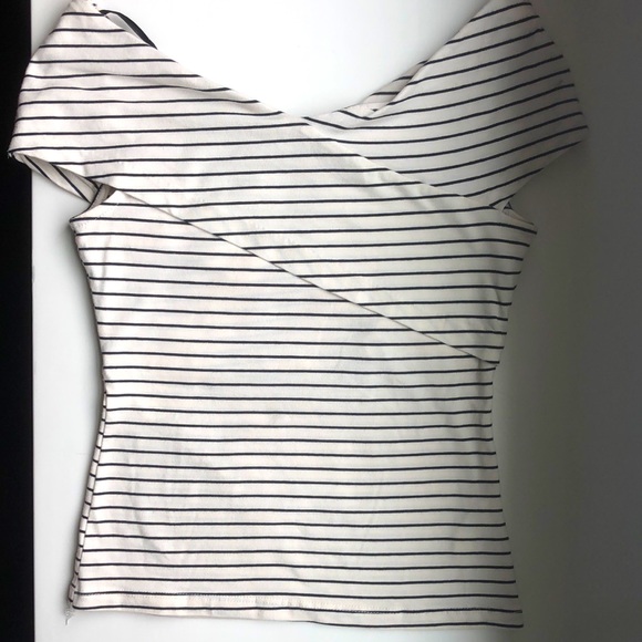 Slim-fit off-the shoulder top - Picture 1 of 1